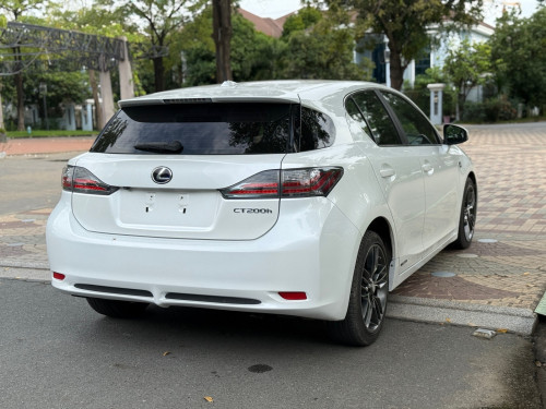 Lexus CT200H 2012 F sport ( ឡានក្រដាសពន្ធ​ )