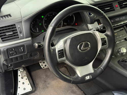 Lexus CT200H 2012 F sport ( ឡានក្រដាសពន្ធ​ )