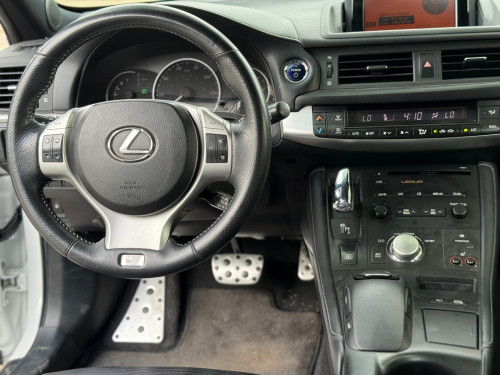 Lexus CT200H 2012 F sport ( ឡានក្រដាសពន្ធ​ )