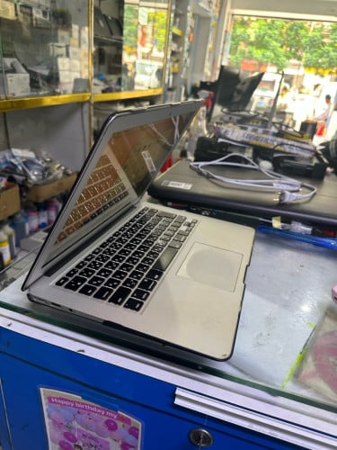 MacBook Air 2017 i5