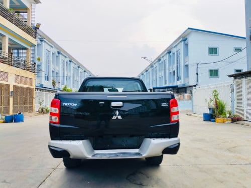MITSUBISHI TRITON ឆ្នាំ2018 ម៉ាស៊ូត ឡានខ្លាញ់គោស្រុកខ្មែរ