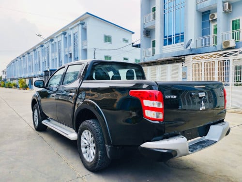 MITSUBISHI TRITON ឆ្នាំ2018 ម៉ាស៊ូត ឡានខ្លាញ់គោស្រុកខ្មែរ