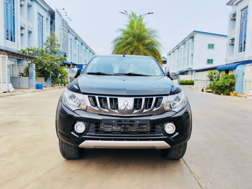 MITSUBISHI TRITON ឆ្នាំ2018 ម៉ាស៊ូត ឡានខ្លាញ់គោស្រុកខ្មែរ