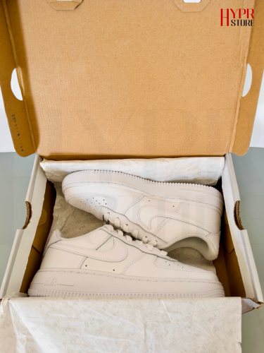 NIKE AIR FORCE 1 LOW GS "TRIPLE WHITE"