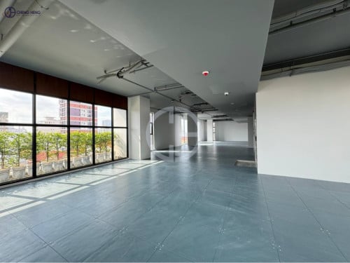 Office space for rent R448