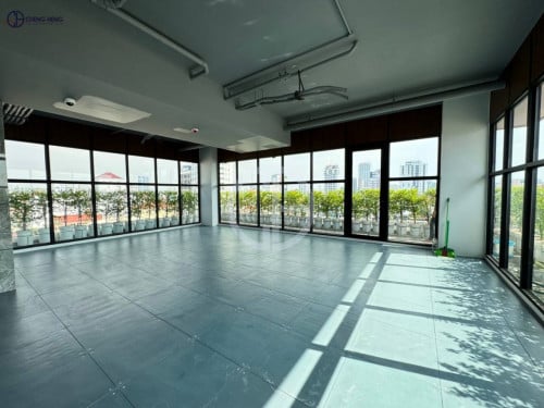 Office space for rent R448