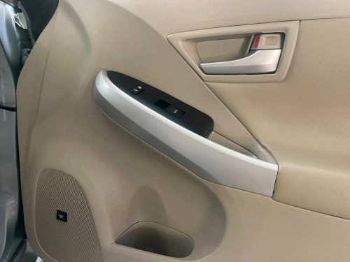 Prius 012 opt.4 deluxe solar (តម្លៃចរចារ)