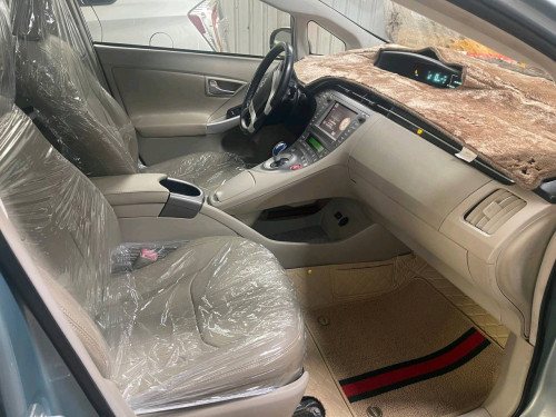 Prius 012 opt.4 deluxe solar (តម្លៃចរចារ)