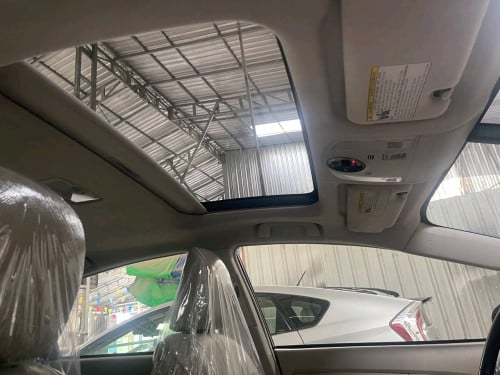 Prius 012 opt.4 deluxe solar (តម្លៃចរចារ)