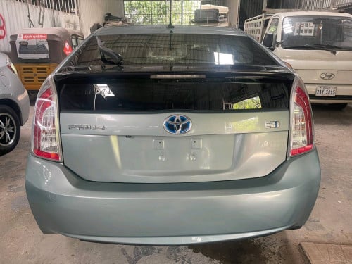 Prius 012 opt.4 deluxe solar (តម្លៃចរចារ)