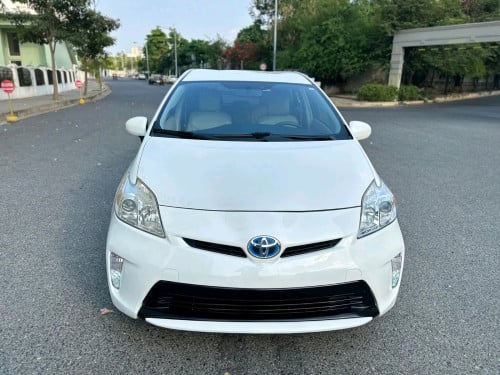 Prius 2012 option 3 ខាងក្នុងប្រផេះ ក្រដាសពន្ធថ្មី ឡានមូលអត់បុកប៉ះ ទឹកថ្នាំបាញ់តែខាងក្រោយ1ទេ