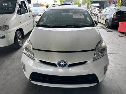 Prius 2012 option 3 ខាងក្នុងប្រផេះ ក្រដាសពន្ធថ្មី ឡានមូលអត់បុកប៉ះ ទឹកថ្នាំបាញ់តែខាងក្រោយ1ទេ