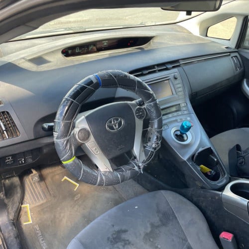 Prius 2013 Option2 ឡានកាលី មេឡាន