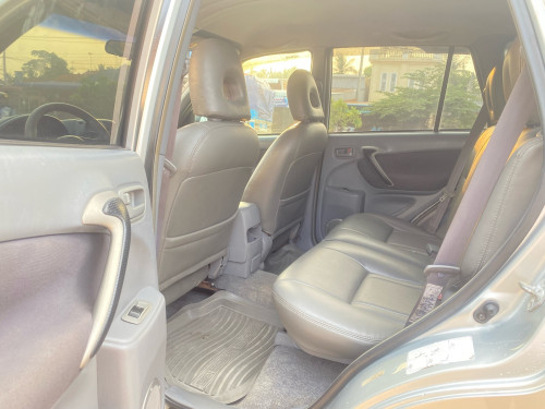 RAV4 02 p1ឡានស្អាតអត់បុកប៉ះ ម៉ាសុីនប្រអប់លេខអែមណាស់