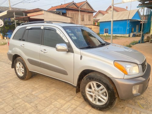 RAV4 02 p1ឡានស្អាតអត់បុកប៉ះ ម៉ាសុីនប្រអប់លេខអែមណាស់