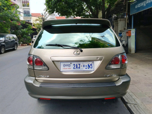 Rx300 ឆ្នាំ2003 ប៉ុង1ហ្គាសរួច