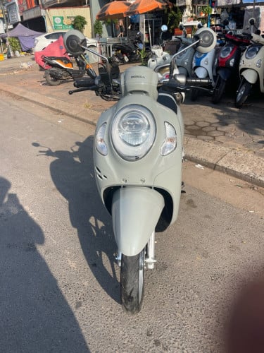 Scoopyi 021