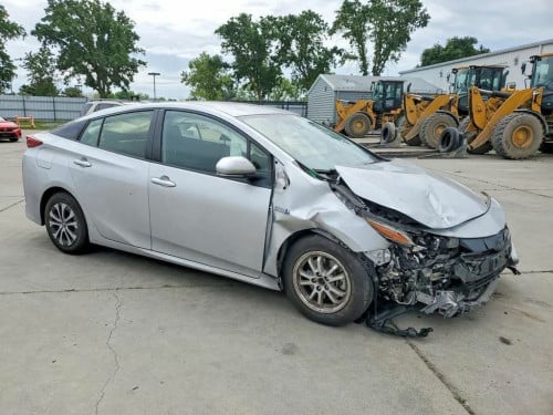 Sell Prius 2021 xle full primer សាង​19800$បញ្ជាក់​រៀបចំ​ខ្លួន​ឯង​
