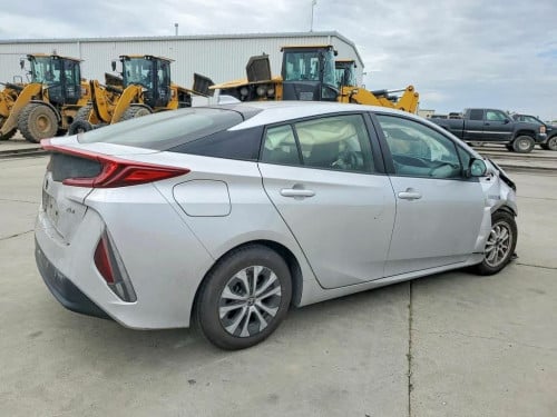 Sell Prius 2021 xle full primer សាង​19800$បញ្ជាក់​រៀបចំ​ខ្លួន​ឯង​