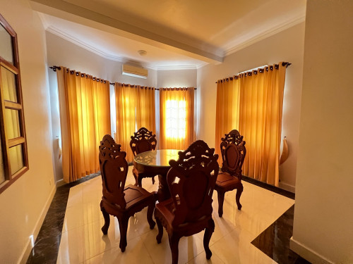 Single villa for rent at Chrouy Changva, Sokha