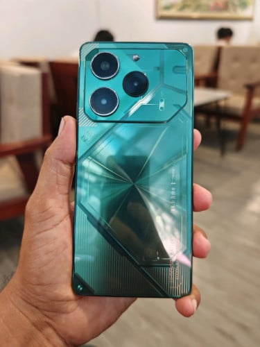 Techno Pova 6pro 5G 12g/256g(វៃដូរបាន)👉$125