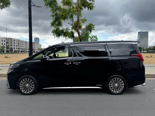 Toyota Alphard Hybrid 2018 LM Style
