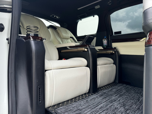 Toyota Alphard Hybrid 2018 LM Style White