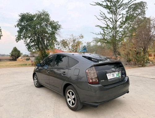 Toyota Prius 2008 Half Full