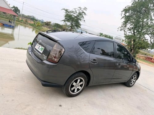 Toyota Prius 2008 Half Full