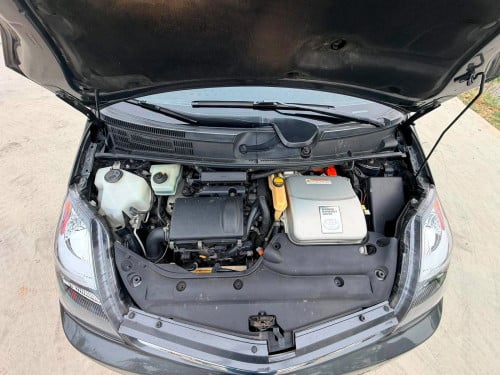 Toyota Prius 2008 Half Full