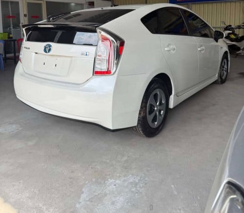 Toyota Prius 2014 op4 Delux sorla កៅអីចុច JBL ពូកស្បែក ស្លាយកុងទ័រ