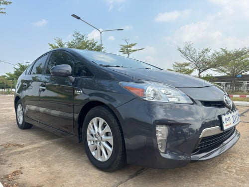 Toyota Prius plug-in hybrid 2012