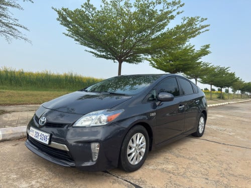 Toyota Prius plug-in hybrid 2012