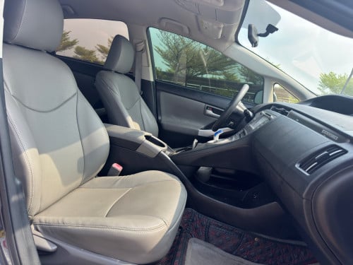 Toyota Prius plug-in hybrid 2012