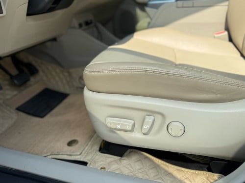 Toyota PriusV 2015 Option5 ម្ចាស់ដើម