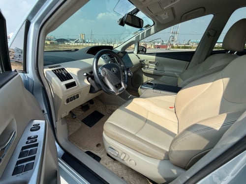 Toyota PriusV 2015 Option5 ម្ចាស់ដើម