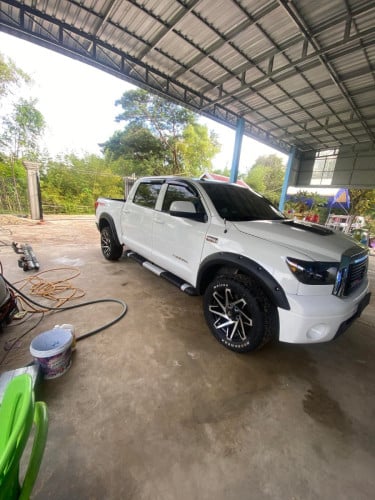 Tundra 2010 for sale