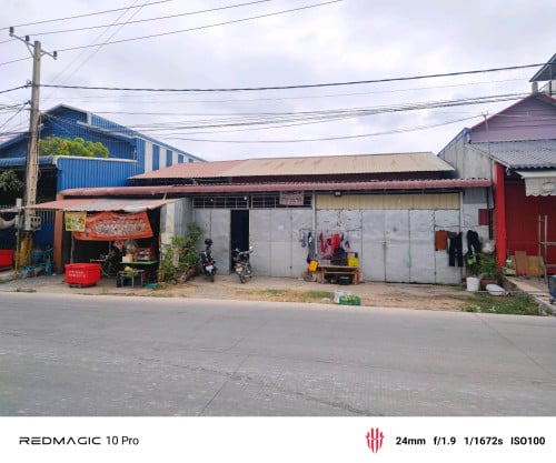 ផ្ទះលក់ ខាងក្រោយមានបន្ទប់ជួល