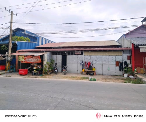ផ្ទះលក់ ខាងក្រោយមានបន្ទប់ជួល