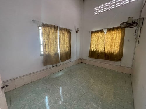 ផ្ទះជួលនៅក្រោយសាលាវ៉ានដា