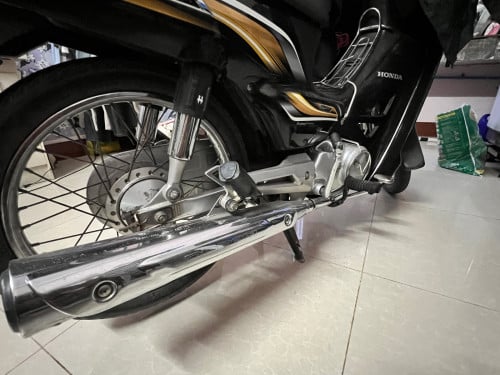 ម៉ូតូម្ចាស់ដេីម