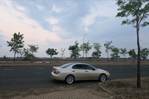 ឡានស្អាត ជើងក្រោមហាប់ណែន លេងហើយ