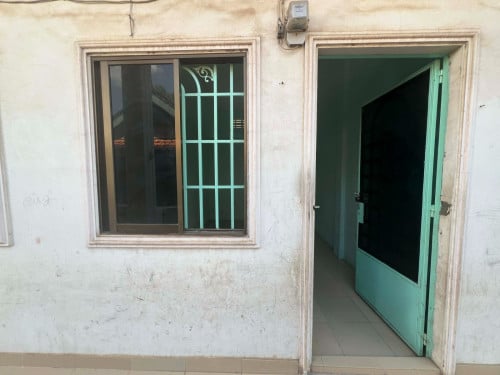 បន្ទប់ជួល ក្បាលថ្នល់