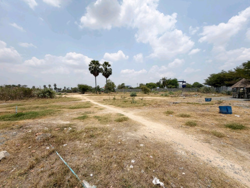 ដីនៅទល់មុខបុរីផ្លូវធំក្បែរសាកលវិទ្យាល័យ-ត្រូវការលក់បន្ទាន់