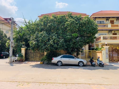 វីឡាលក់ បុរីពិភពថ្មីឈូមាស ក្រាំងធ្នង់សែនសុខ
