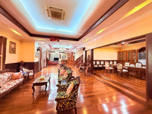 ភូមិគ្រឹះកែងសំរាប់លក់នៅទួលគោក