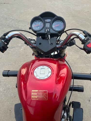 កង់បីលក់នៅថ្មីសានុំ