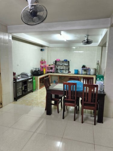 ផ្ទះលក់,នៅជិតផ្សារត្រី,មាន14បន្ទប់គេង