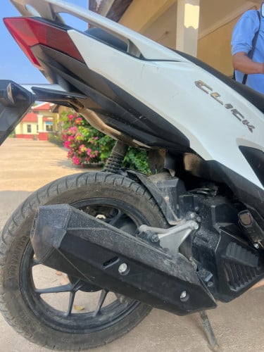 ម៉ូតូ​លក់​ មានពន្ធ​ លក់1600$