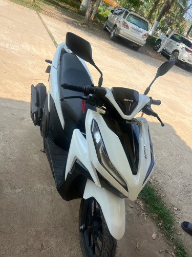 ម៉ូតូ​លក់​ មានពន្ធ​ លក់1600$